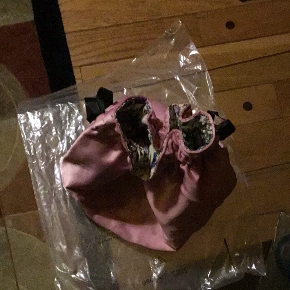 Gucci silky makeup bag/pouch - Picture 6 of 8